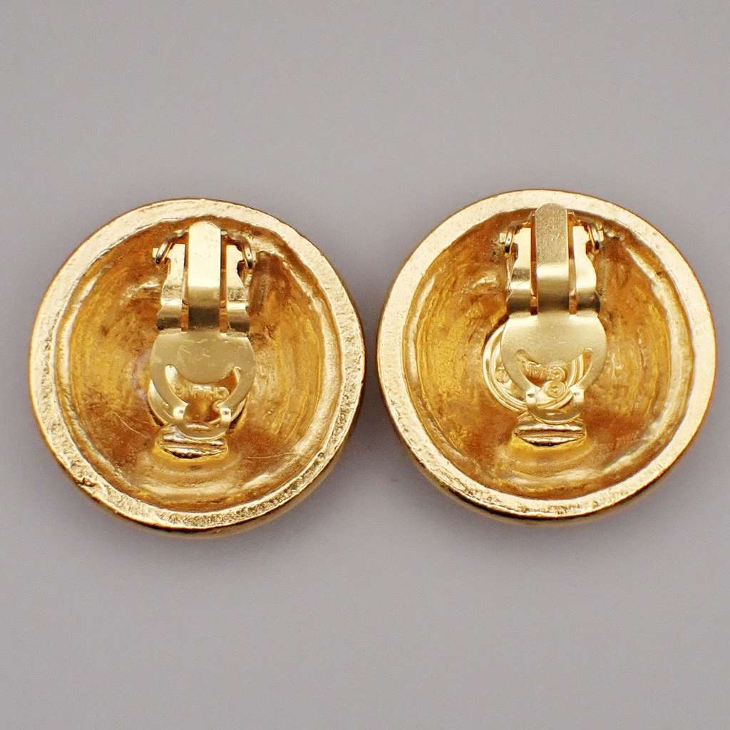 Chanel Vintage CC Round Button Clip-On Earrings Gold Fair condition - Back View