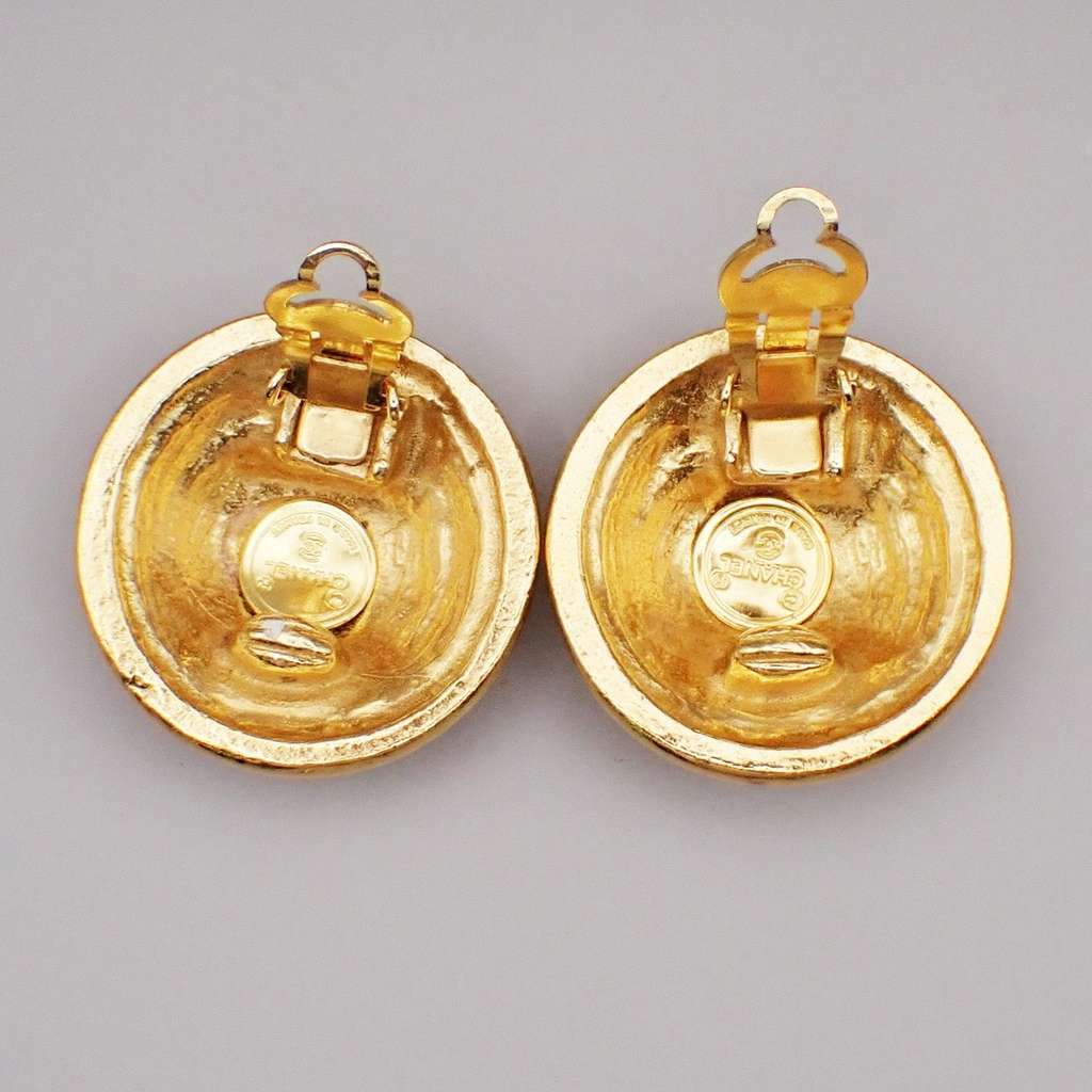 Chanel Vintage CC Round Button Clip-On Earrings Gold Fair condition - Inside View