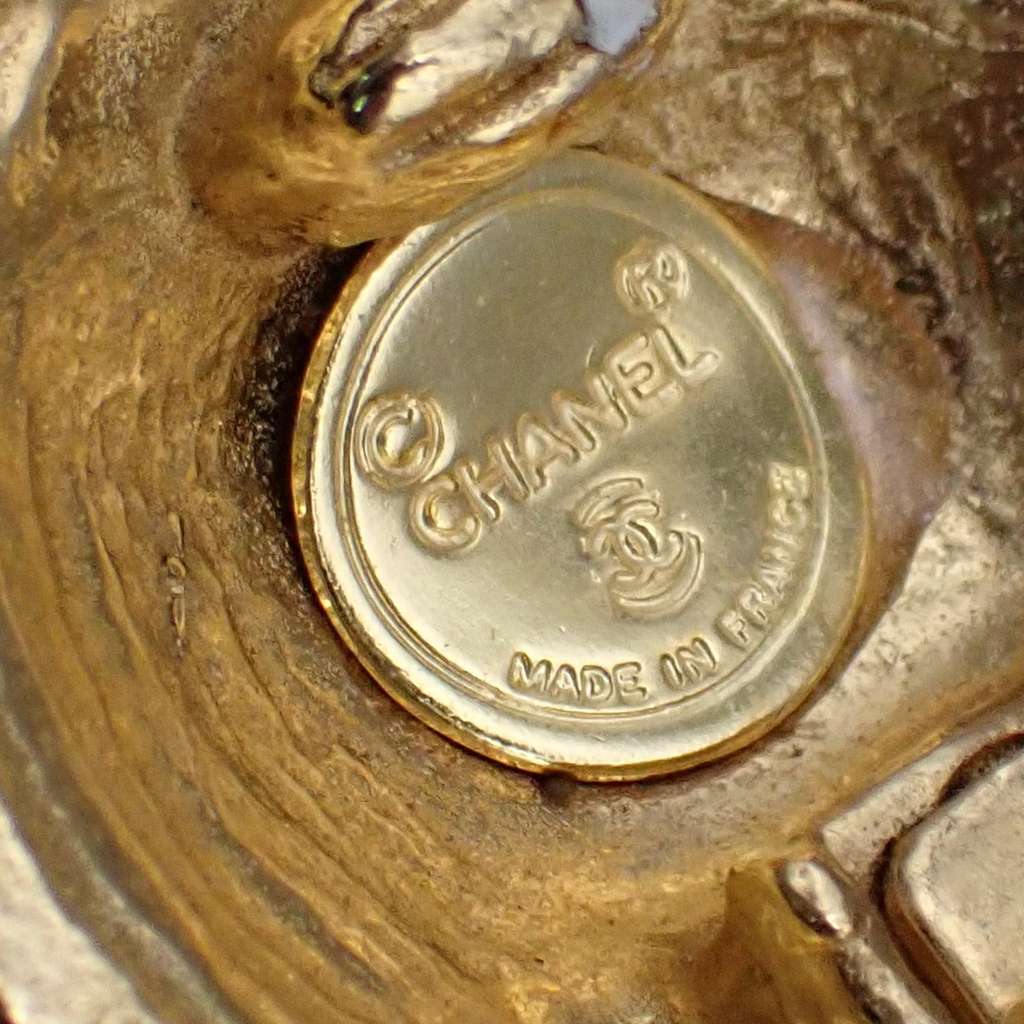 Chanel Vintage CC Round Button Clip-On Earrings Gold Fair condition - Box View