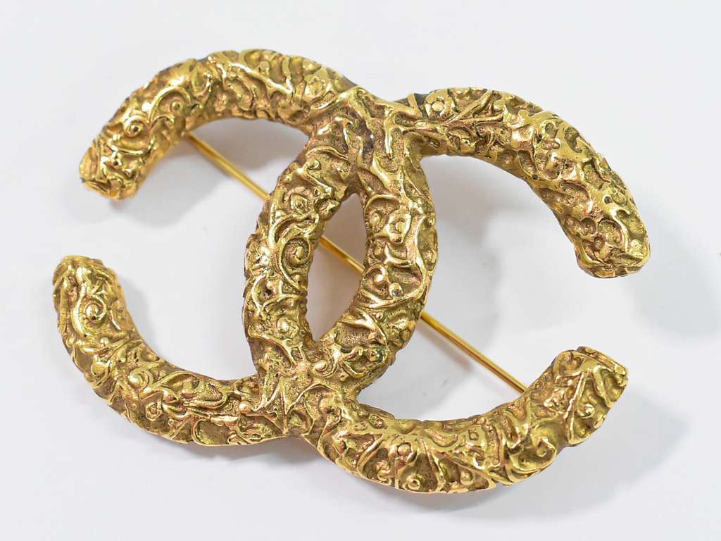 Chanel CC Brooch Gold Good condition - Inside View