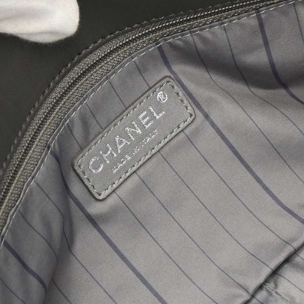 Chanel Studded CC Flap Bag Other Leather Good condition - Box View