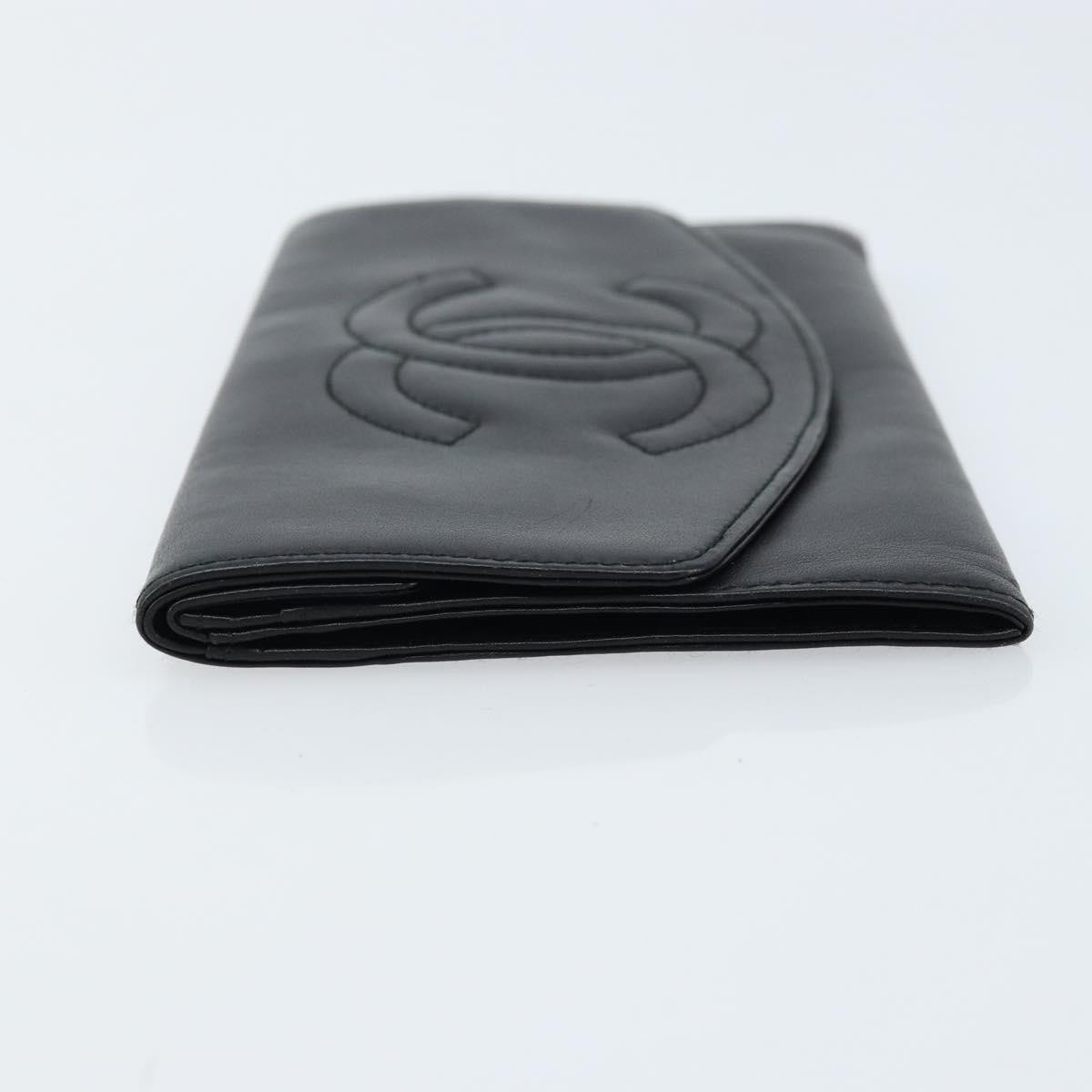 Chanel Vintage Timeless Round Flap Wallet Black Leather Good condition - Model View