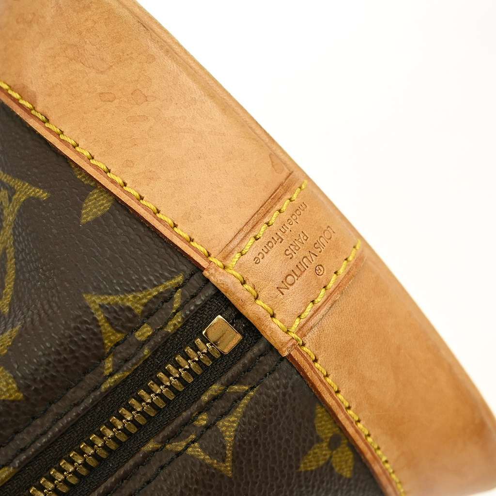 Louis Vuitton Alma Handbag Brown Canvas Fair condition - Model View