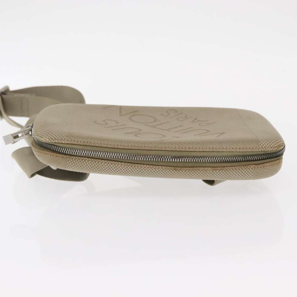 Louis Vuitton Mage Waist Bag Beige Canvas Good condition - Model View