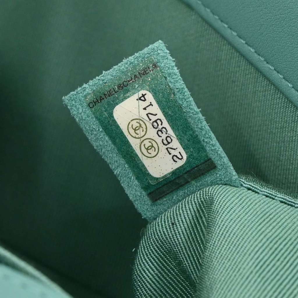 Chanel Boy Flap Bag Green Leather Good condition - Box View