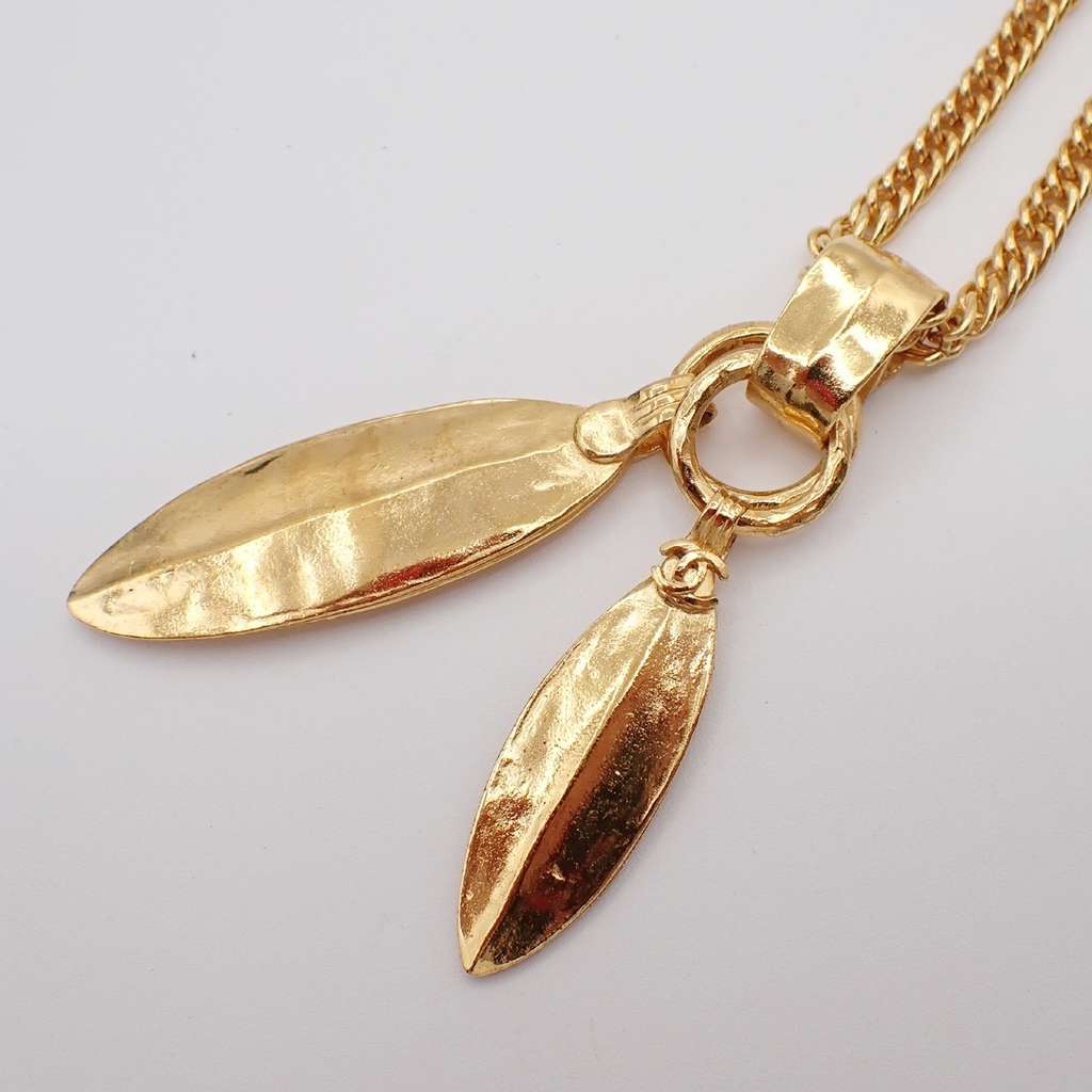 Chanel Feather CC Pendant Necklace Gold Good condition - Inside View