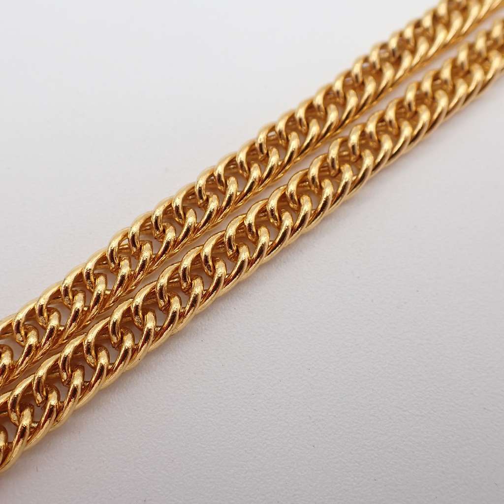 Chanel Feather CC Pendant Necklace Gold Good condition - Box View