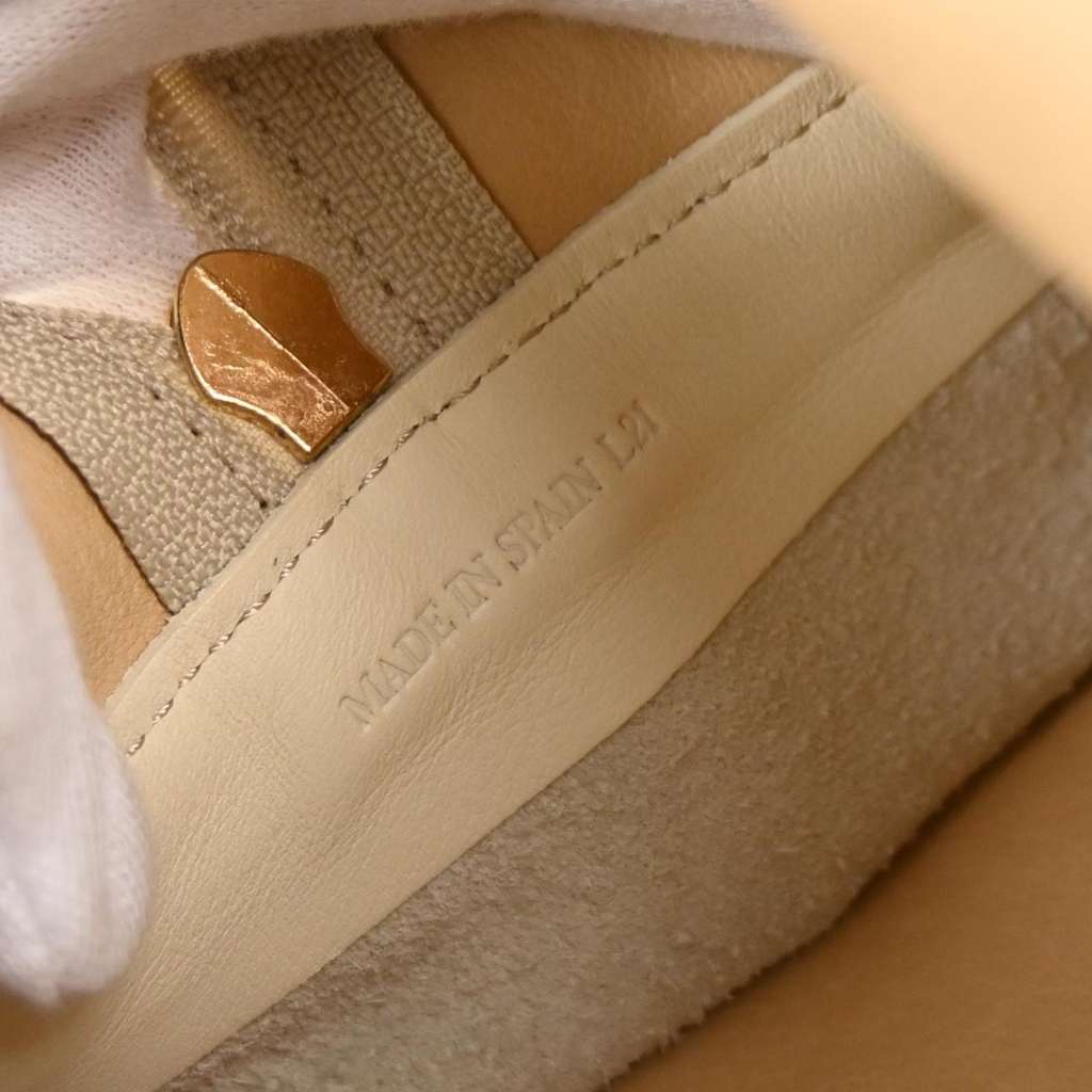 Loewe Amazona Bag Beige Suede Good condition - Box View