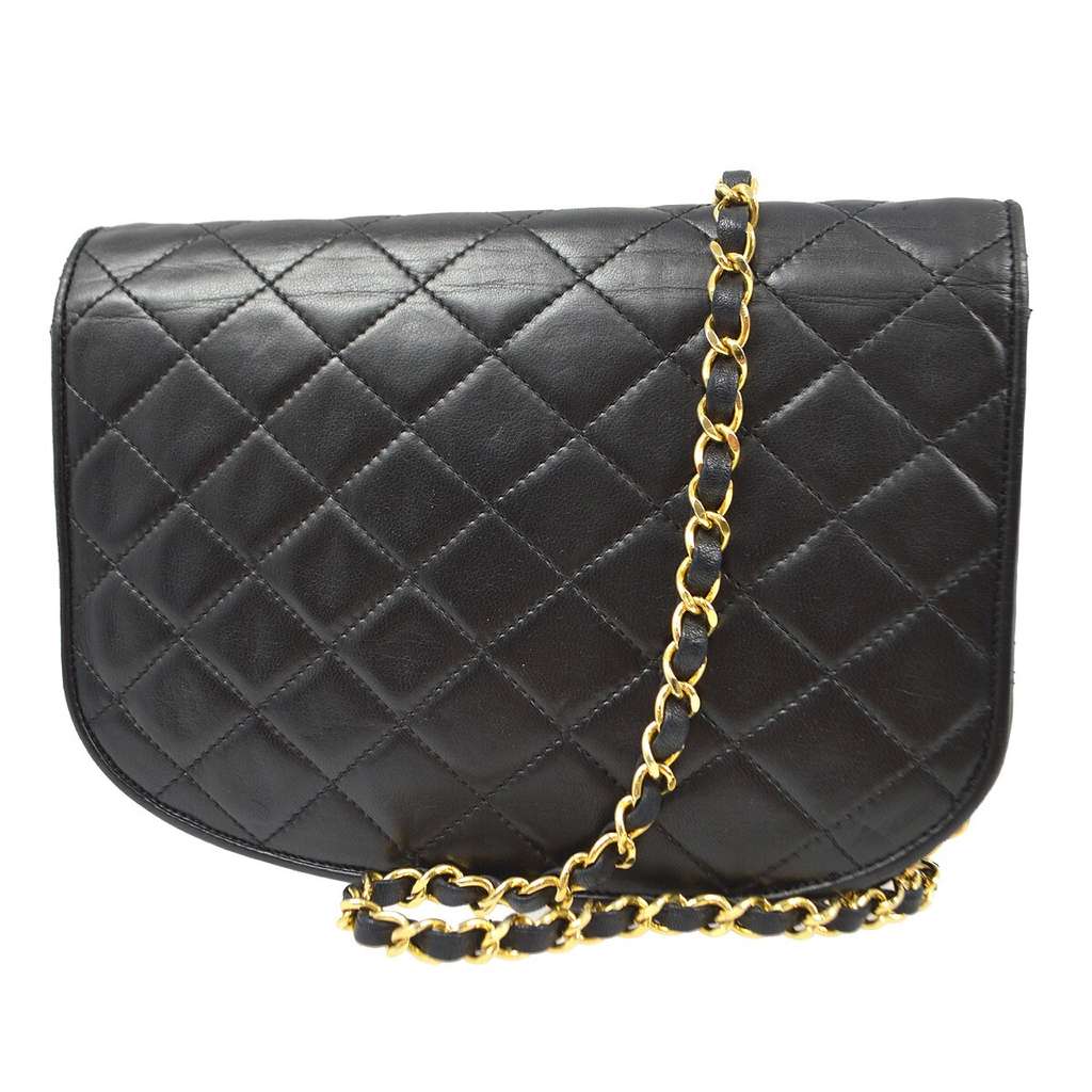 Chanel Vintage Round Flap Bag Black Leather Good condition - Back View
