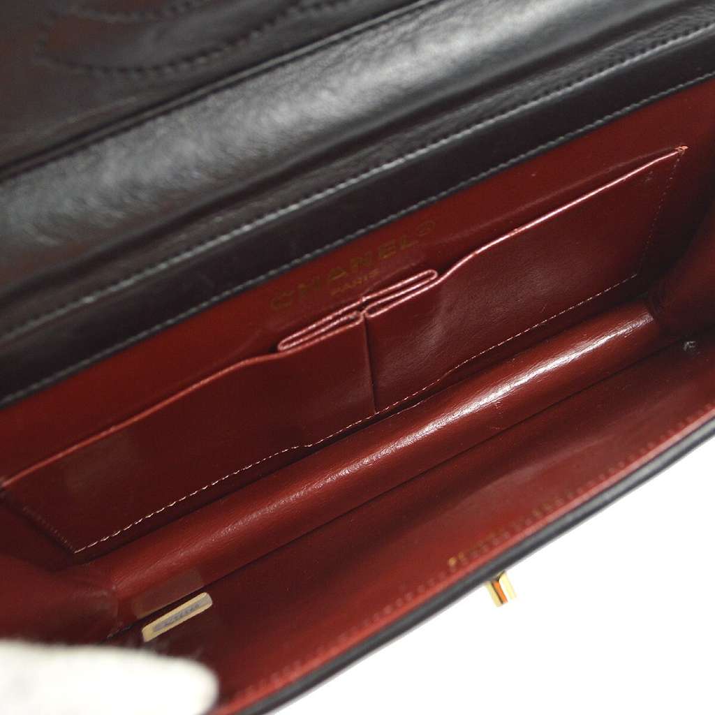 Chanel Vintage Round Flap Bag Black Leather Good condition - Inside View