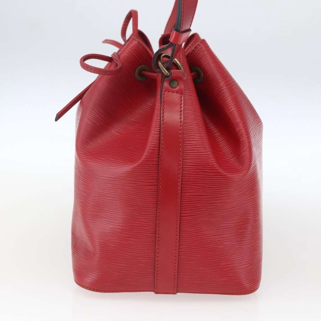 Louis Vuitton Petit Noe Handbag Red Leather Good condition - Model View