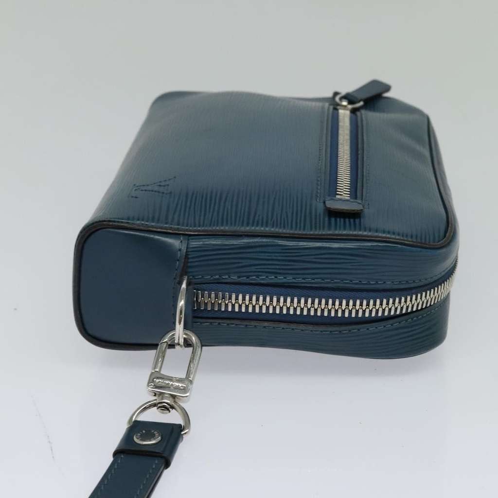 Louis Vuitton Neo Hoche Clutch Blue Leather Fair condition - Model View