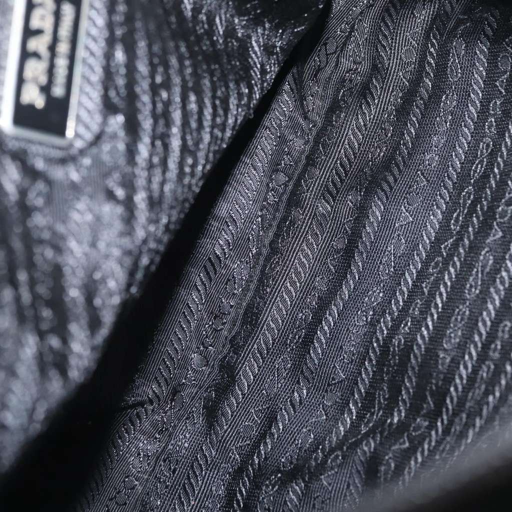 Prada Vintage Zip Tote Black Good condition - Box View