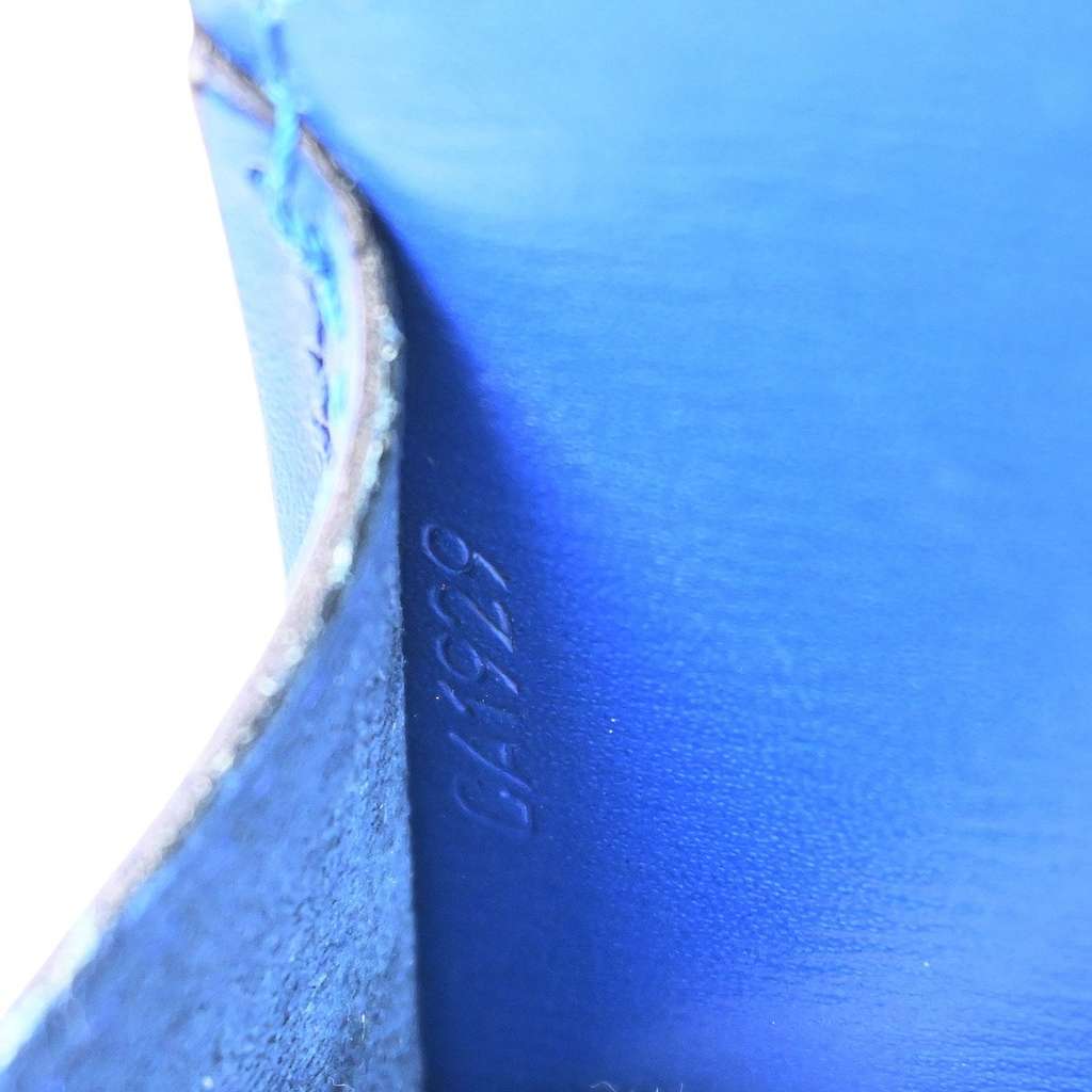 Louis Vuitton Cluny Shoulder Bag Blue Leather Good condition - Box View