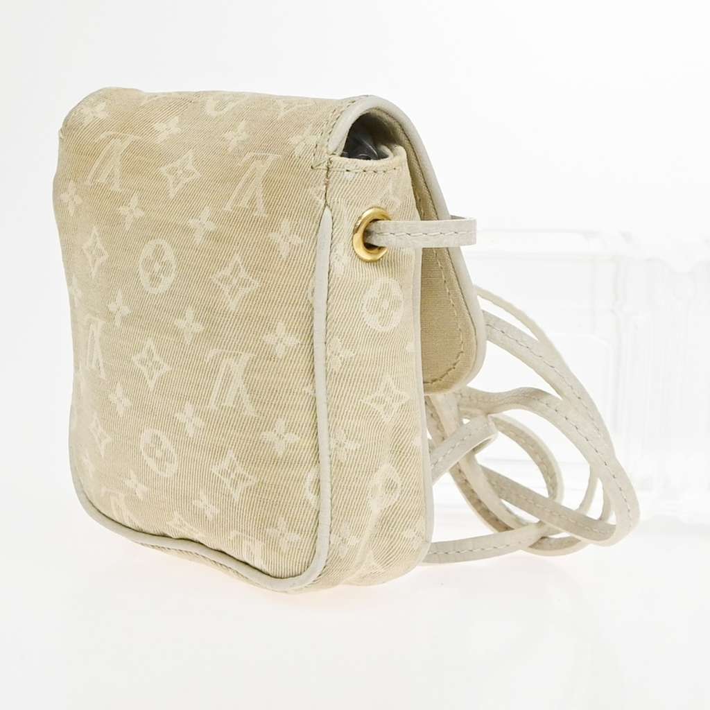 Louis Vuitton Cancun Pochette Beige Canvas Good condition - Model View
