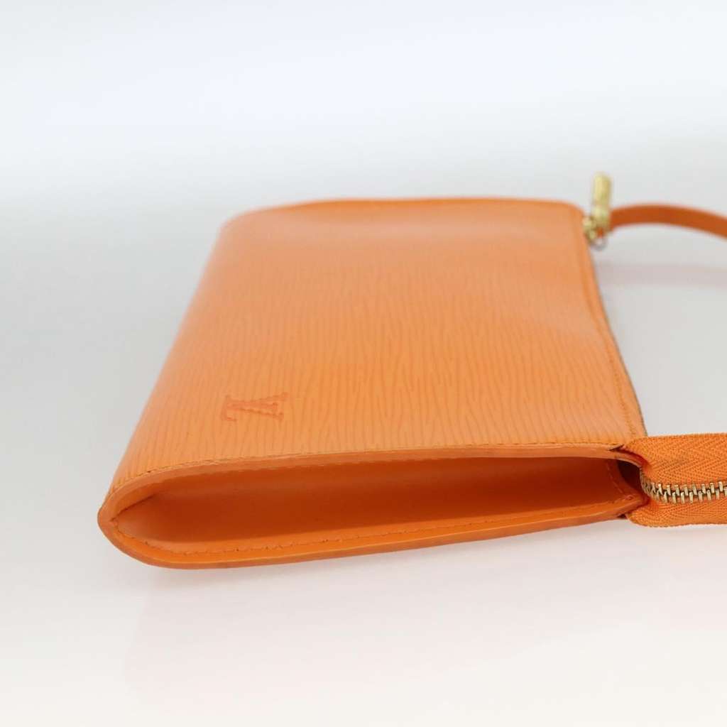 Louis Vuitton Pochette Accessoires Orange Leather Good condition - Model View