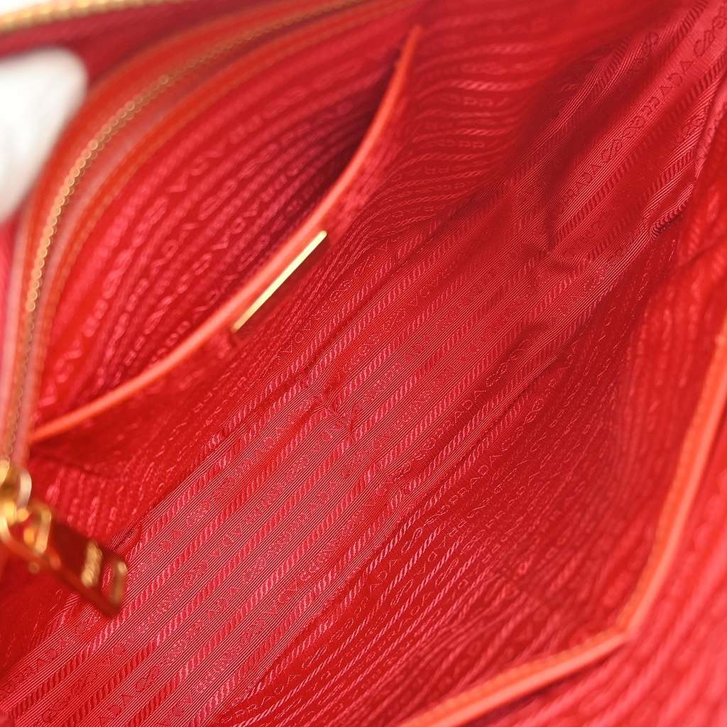 Prada Lux Zip Hobo Red Leather Good condition - Inside View