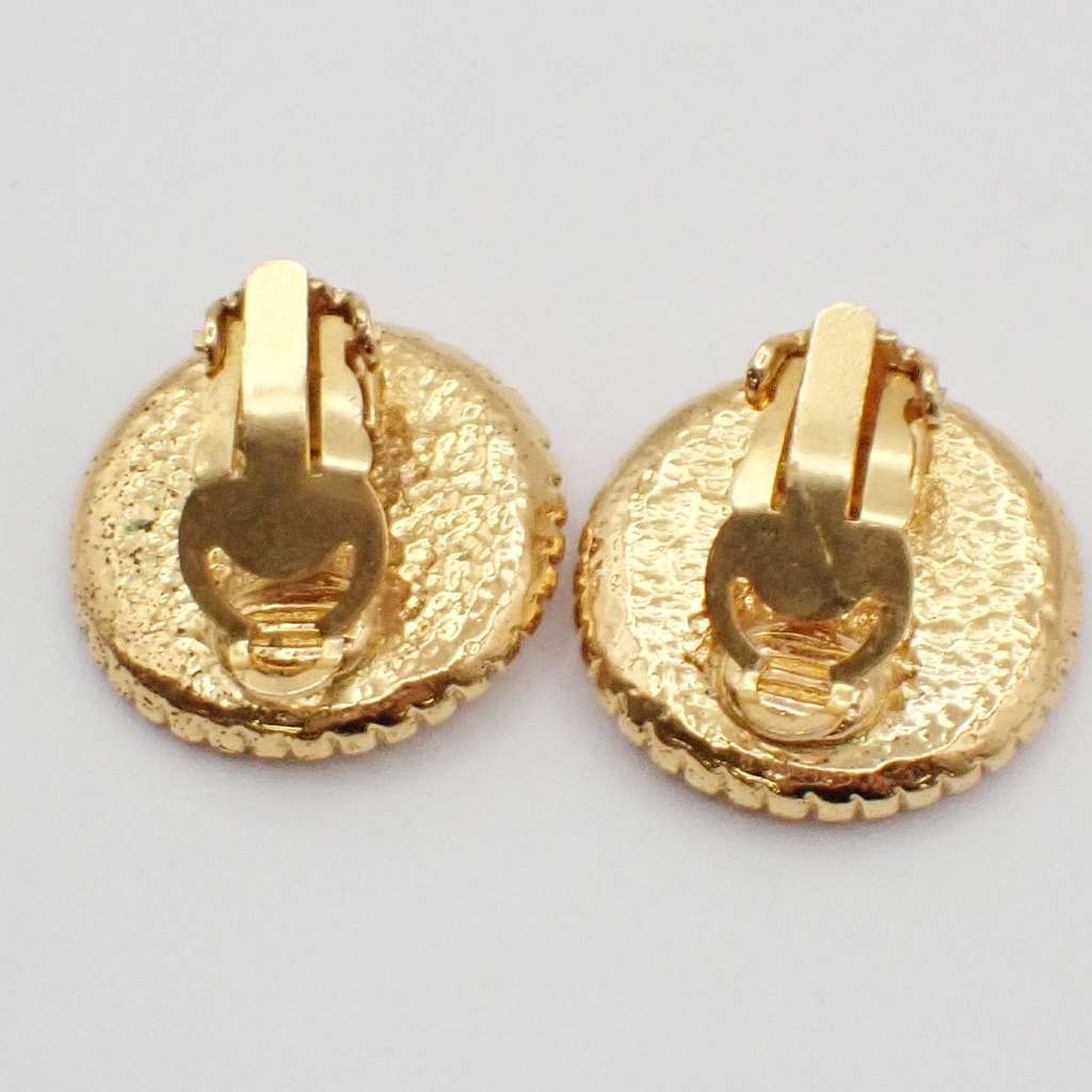 Chanel Vintage CC Round Clip-On Earrings Gold Metal Good condition - Back View
