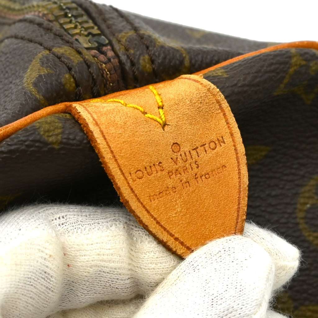 Louis Vuitton Keepall Bag Brown Canvas Fair condition - Model View