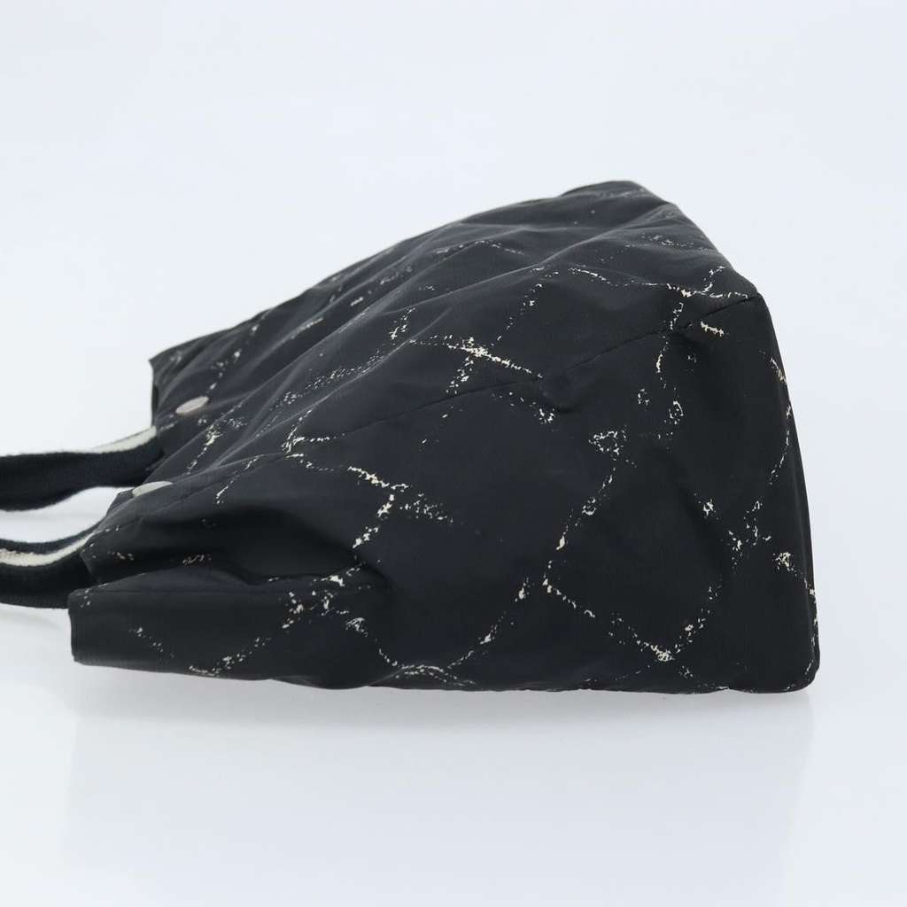 Chanel Travel Line Tote Black Fair condition - Model View