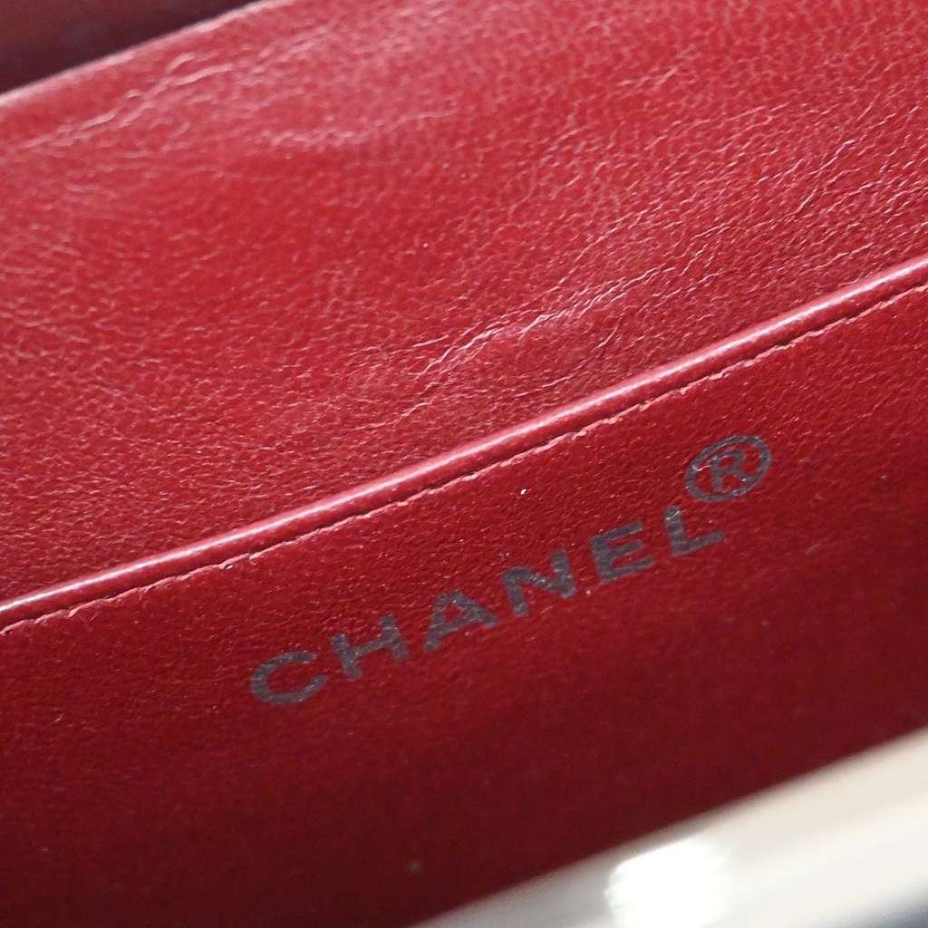 Chanel Vintage Metal Box Bag Black Leather Good condition - Model View