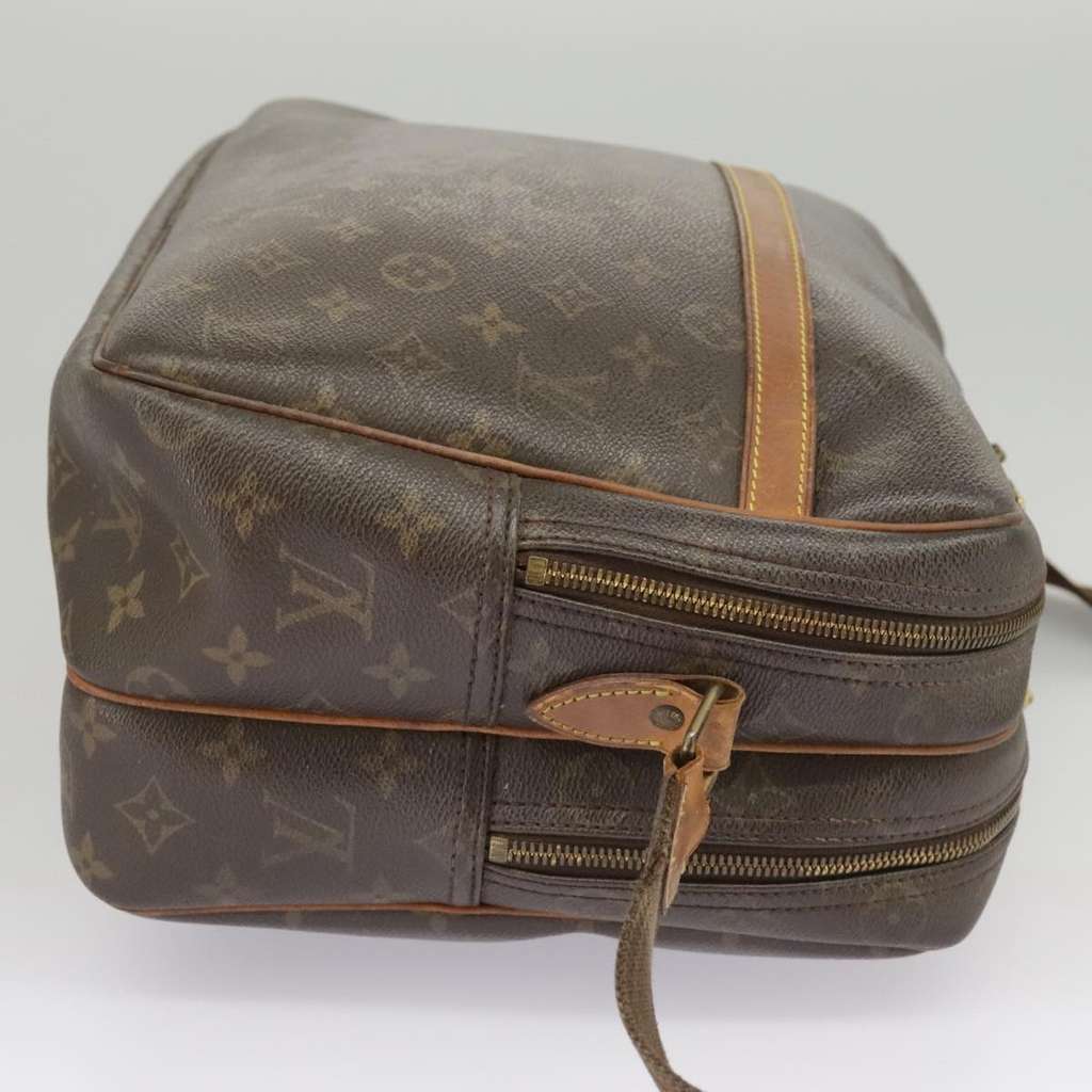 Louis Vuitton Reporter Bag Brown Canvas Fair condition - Model View
