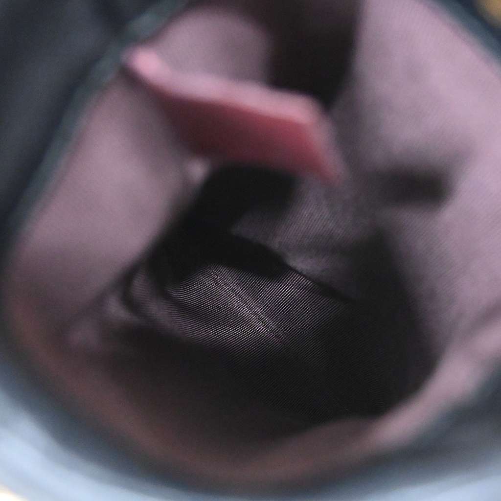 Chanel Tech Me Out Clutch With Chain Black Leather Good condition - Inside View