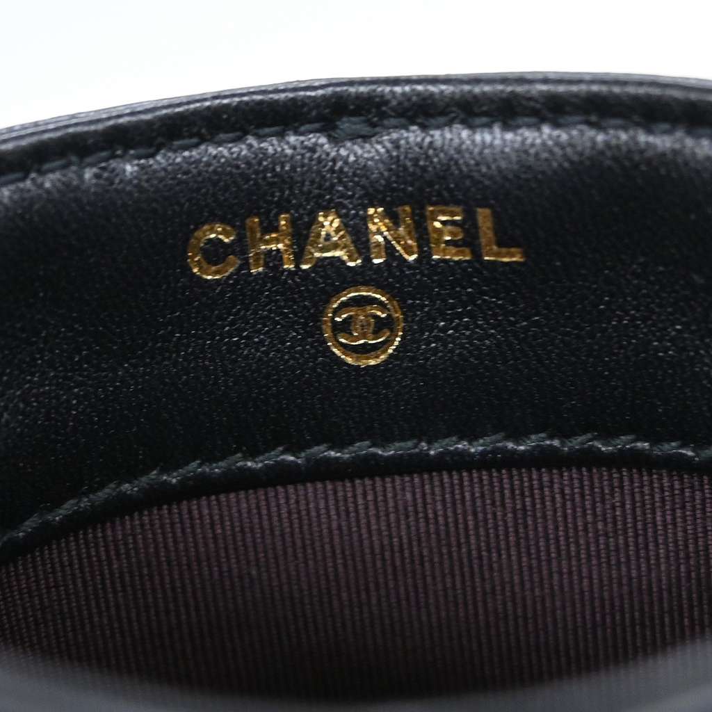 Chanel Tech Me Out Clutch With Chain Black Leather Good condition - Model View