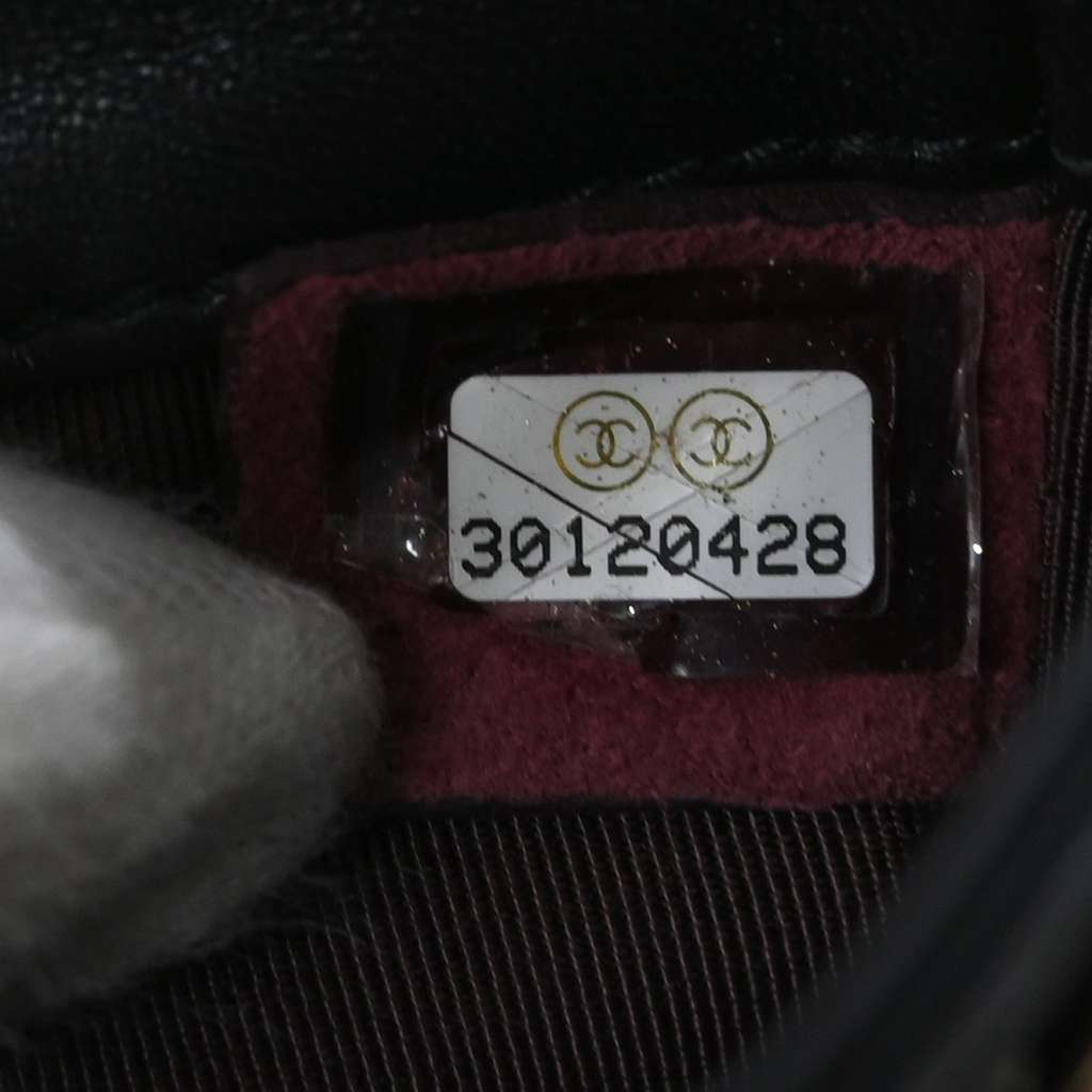 Chanel Tech Me Out Clutch With Chain Black Leather Good condition - Box View