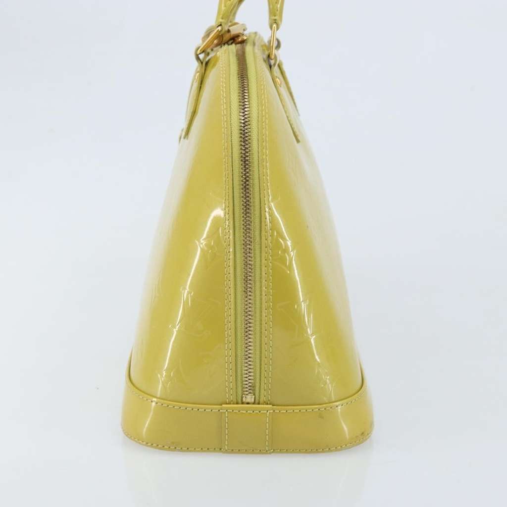 Louis Vuitton Alma Handbag Green Good condition - Model View