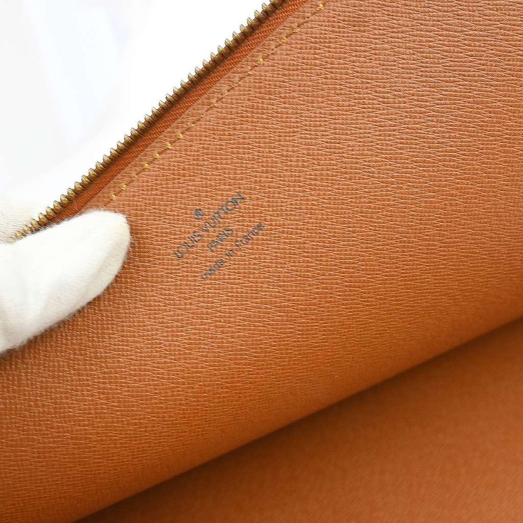 Louis Vuitton Pochette Jour Brown Leather Very good condition - Model View