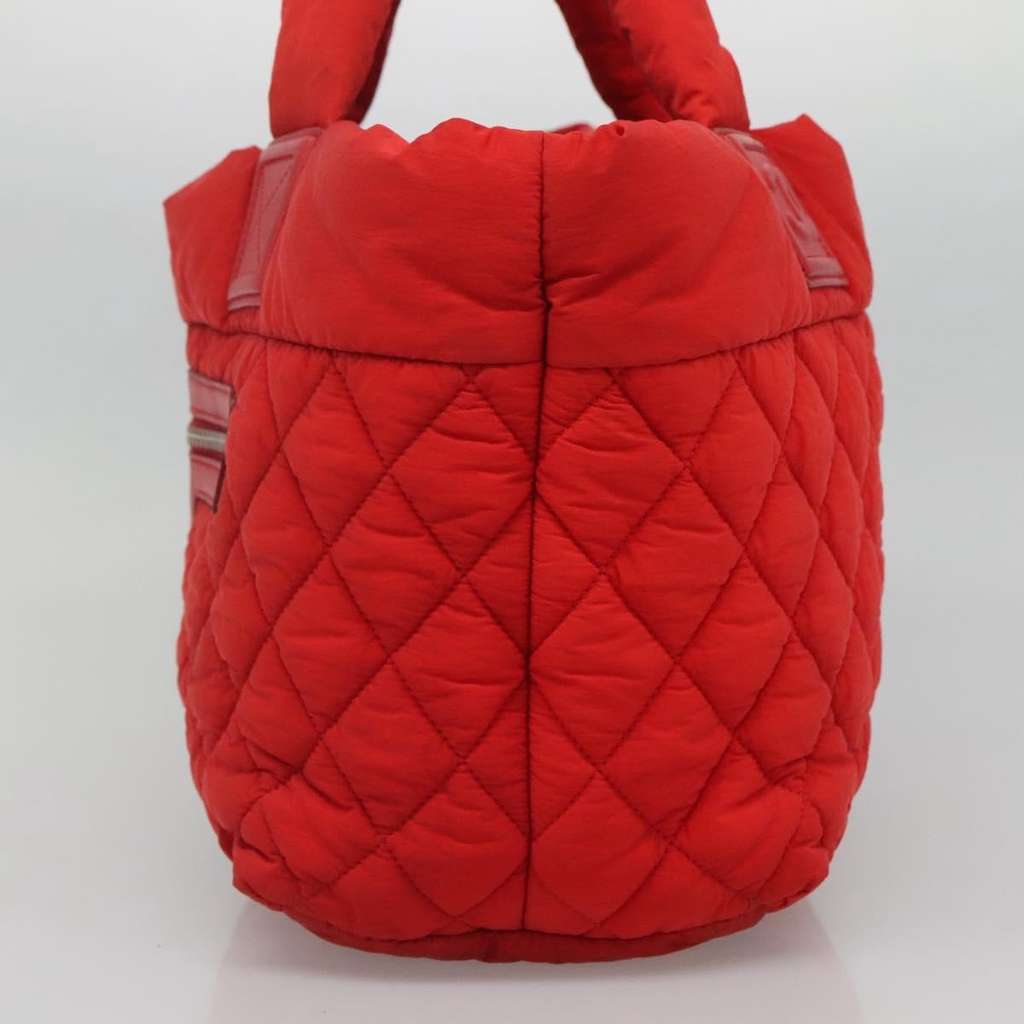 Chanel Coco Cocoon Reversible Tote Red Good condition - Model View