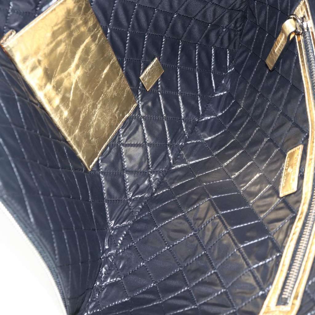 Chanel Feminine Pouch Gold Leather Very good condition - Box View