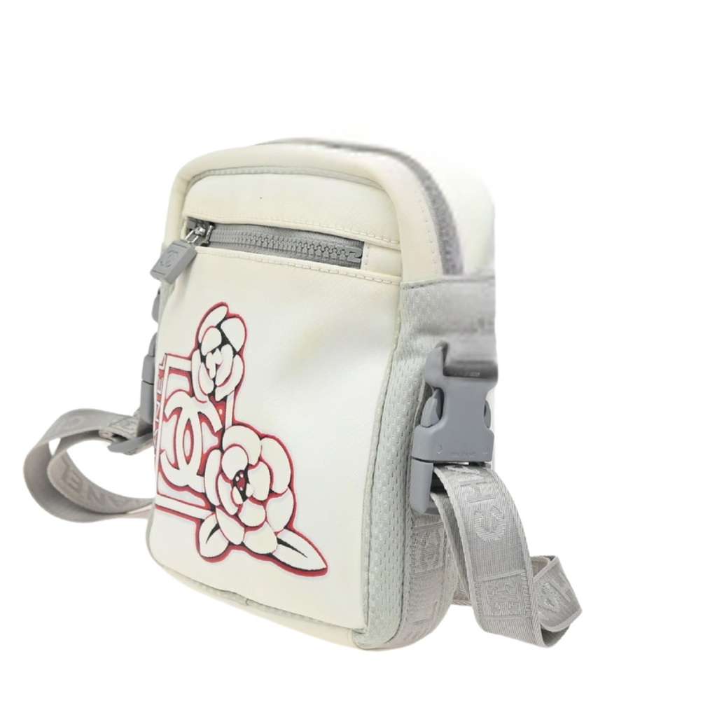 Chanel Travel Line Crossbody Bag White Very good condition - Inside View