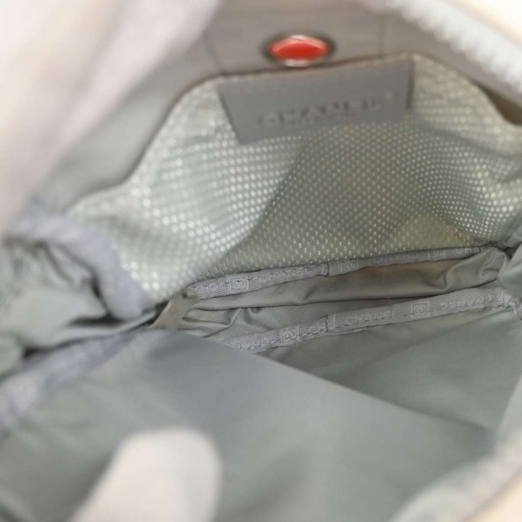 Chanel Travel Line Crossbody Bag White Very good condition - Box View