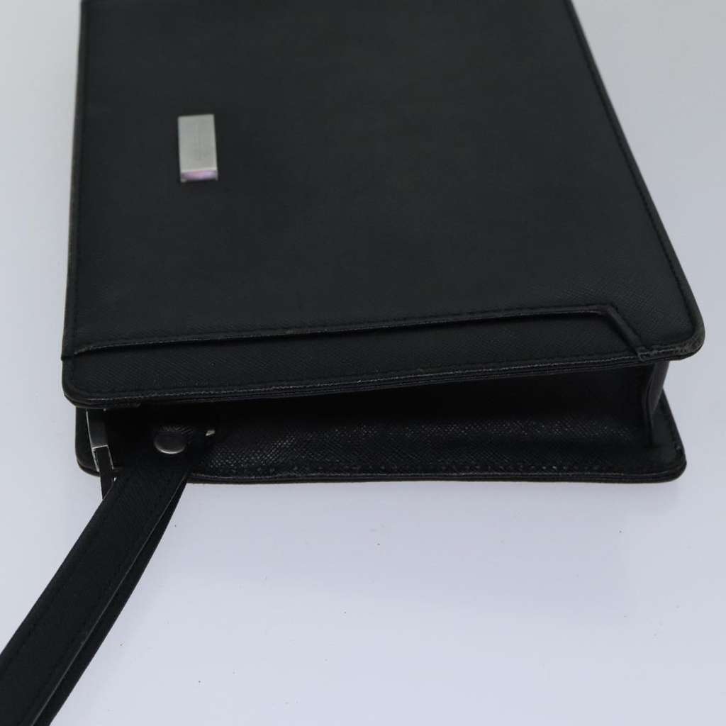 Burberry Vintage Pouch Black Leather Very good condition - Model View