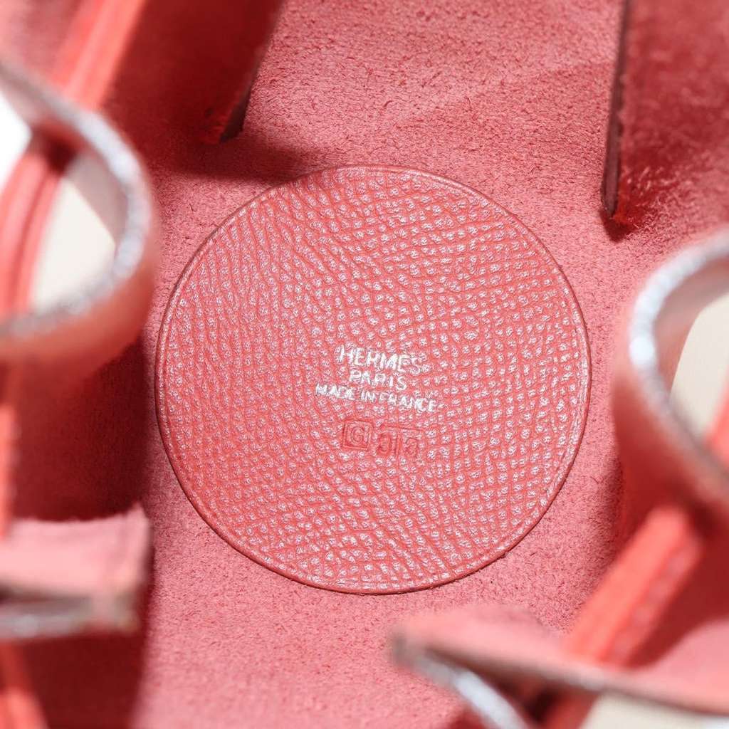 Hermès Vespa Pouch Red Leather Never worn - Box View