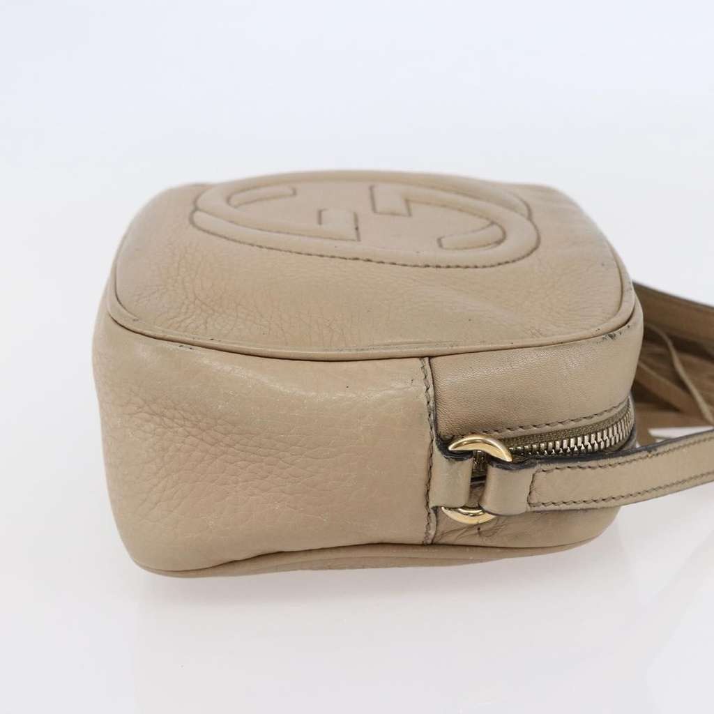Gucci Soho Disco Crossbody Bag Beige Leather Good condition - Model View