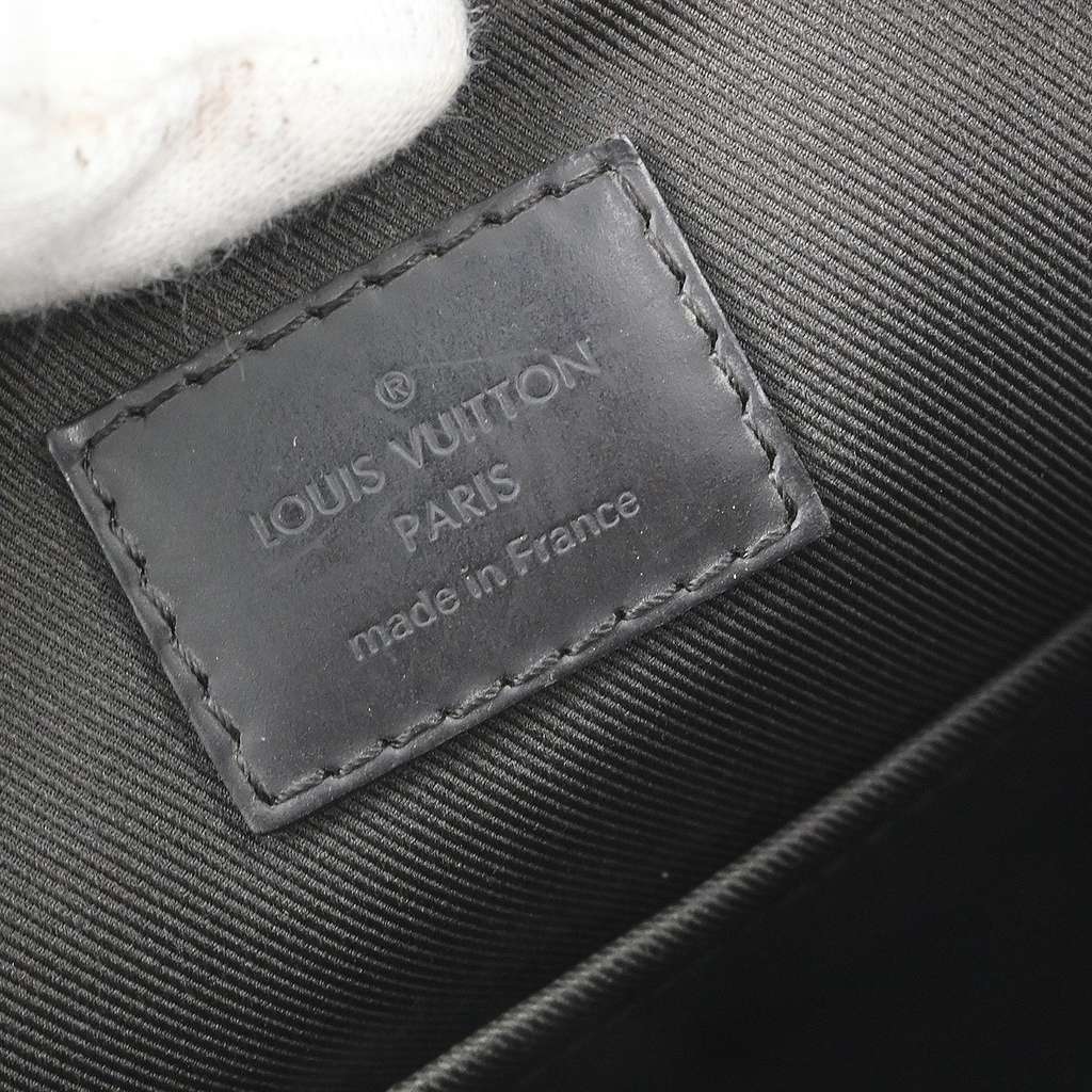 Louis Vuitton Jake Messenger Bag Brown Canvas Very good condition - Model View