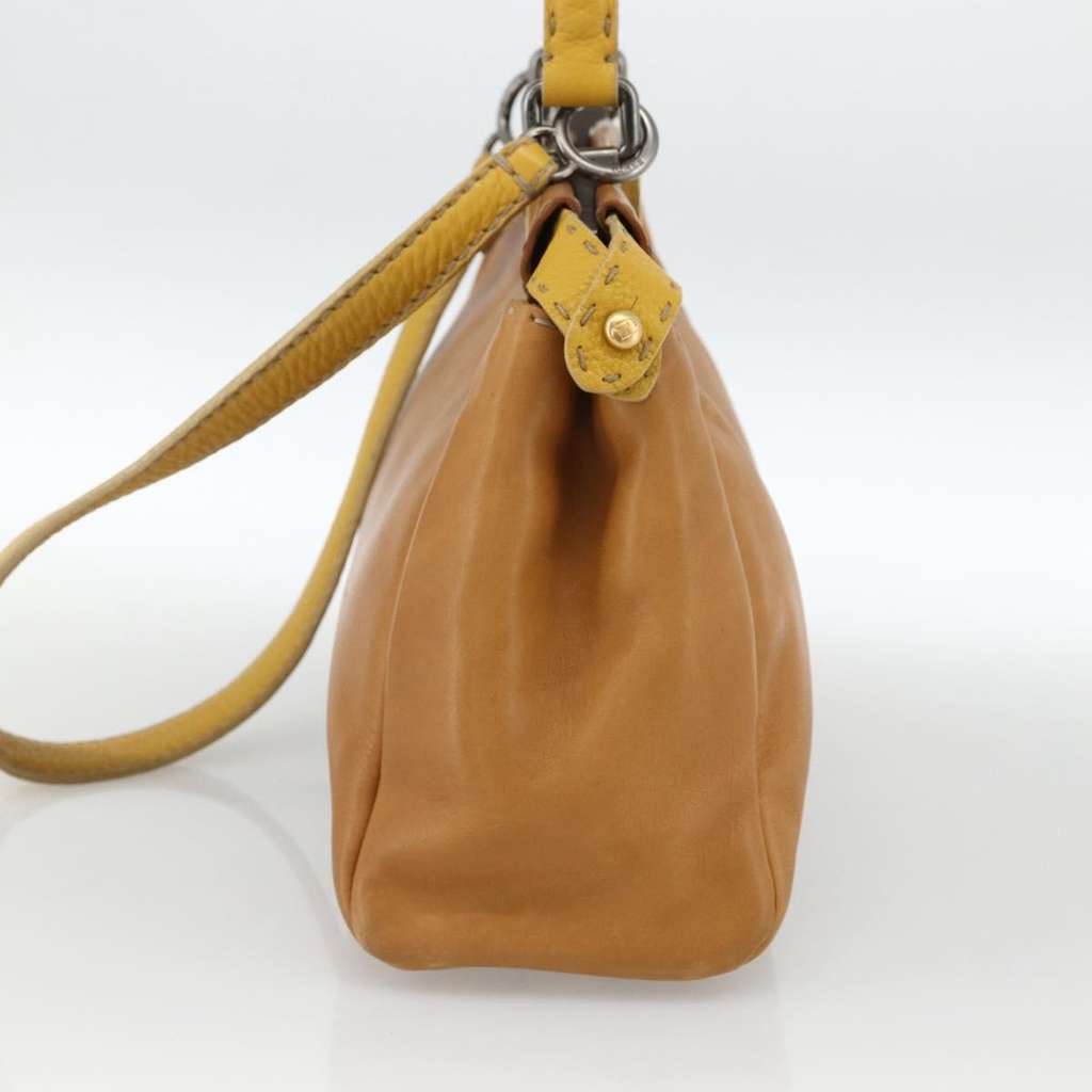 Fendi Selleria Peekaboo Bag Beige Leather Good condition - Model View