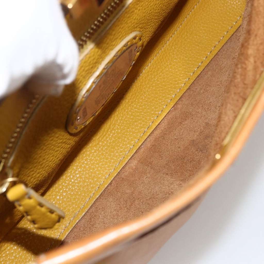 Fendi Selleria Peekaboo Bag Beige Leather Good condition - Box View