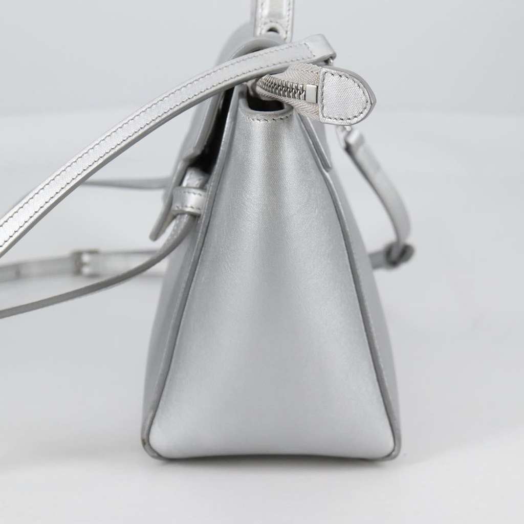 Celine Belt Bag Silver Leather Very good condition - Inside View