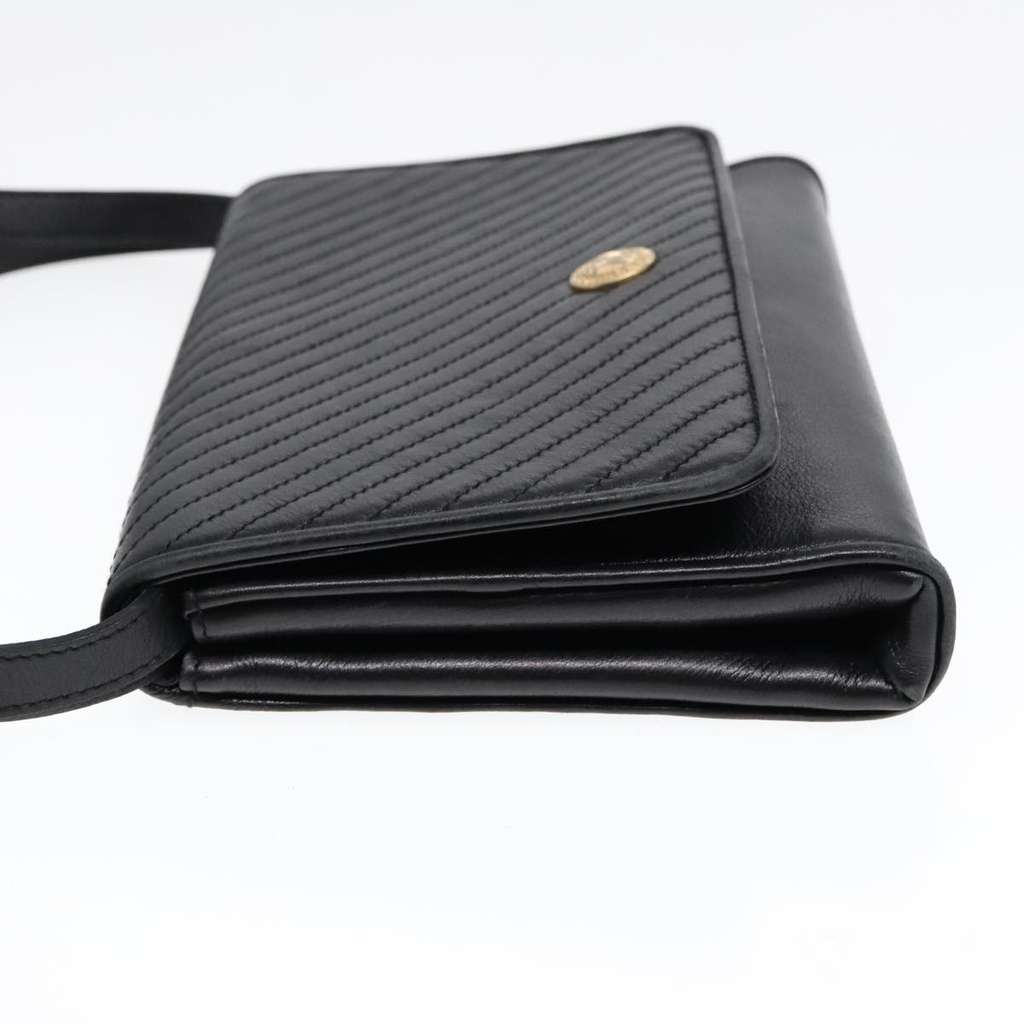 Celine Vintage Shoulder Bag Black Leather Good condition - Model View