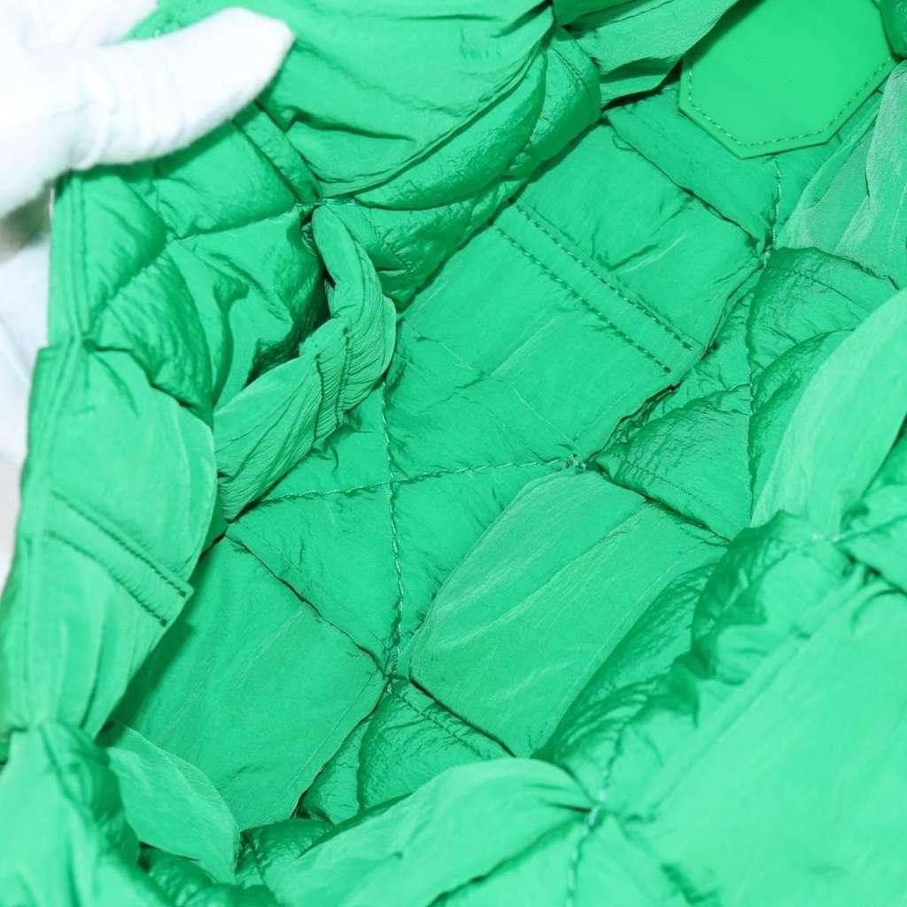 Bottega Veneta Padded Tech Cassette Crossbody Bag Green Very good condition - Box View