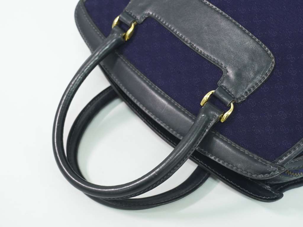 Gucci Micro GG supreme handbag Navy Canvas Very good condition - Box View