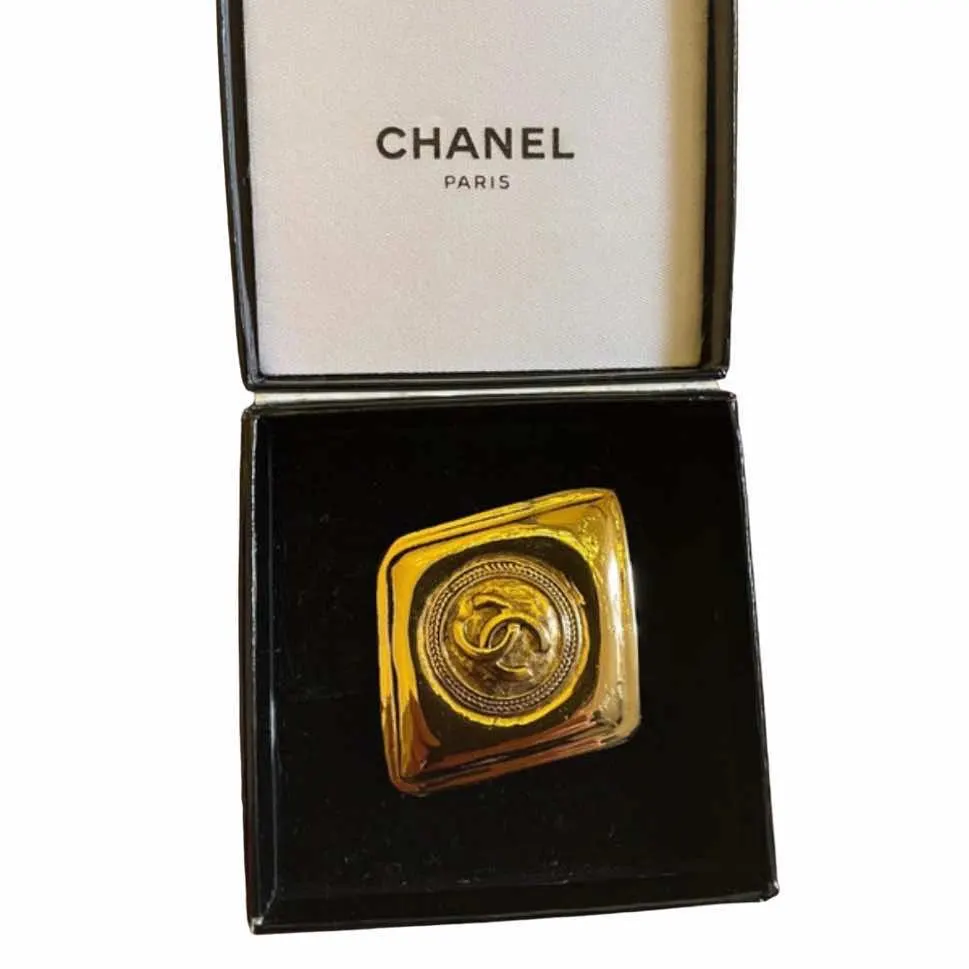 Chanel Brooch Camel Metal Very good - Back View