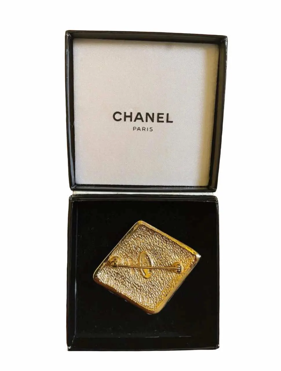 Chanel Brooch Camel Metal Very good - Inside View