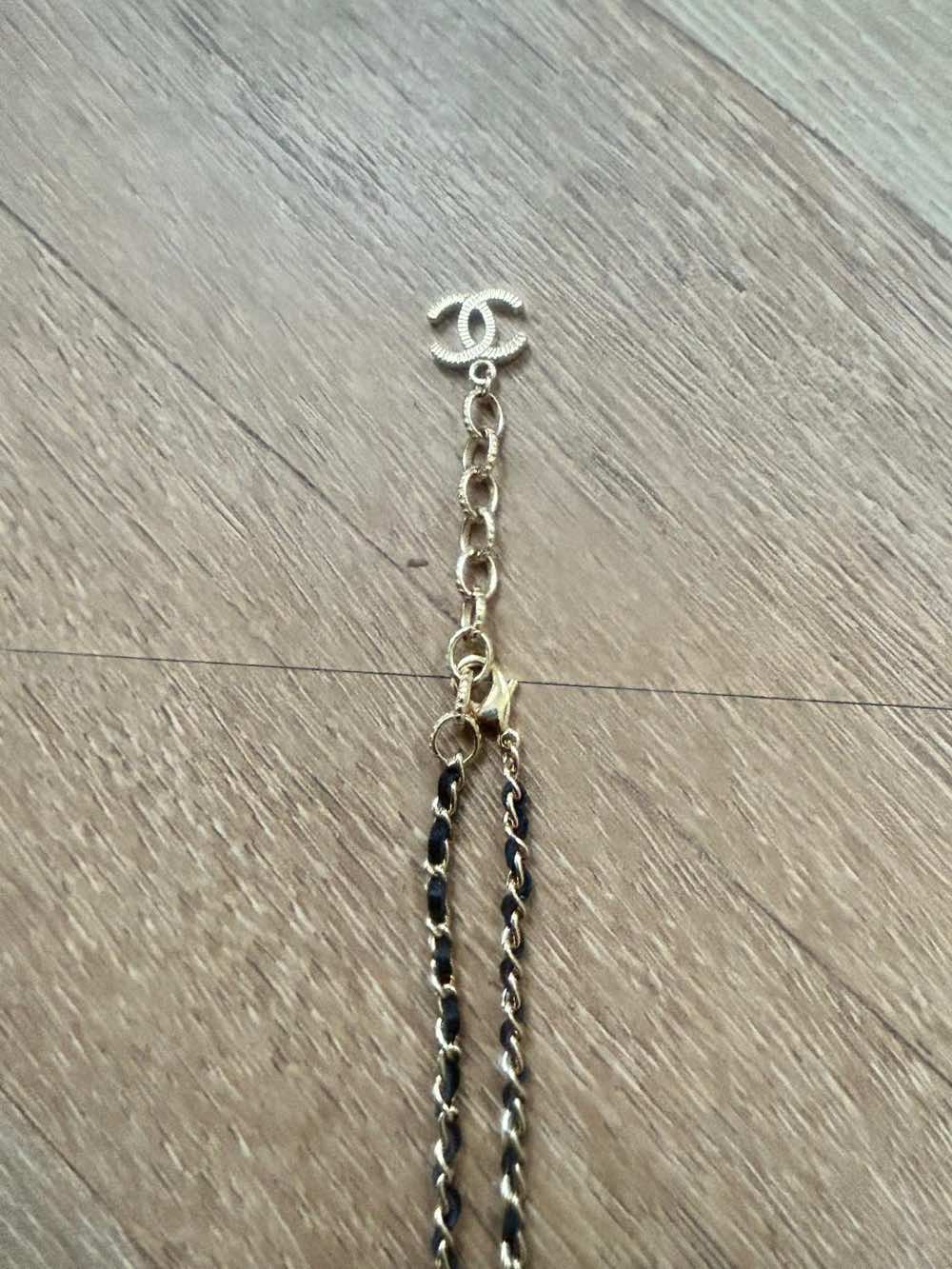 Chanel cc - Side view