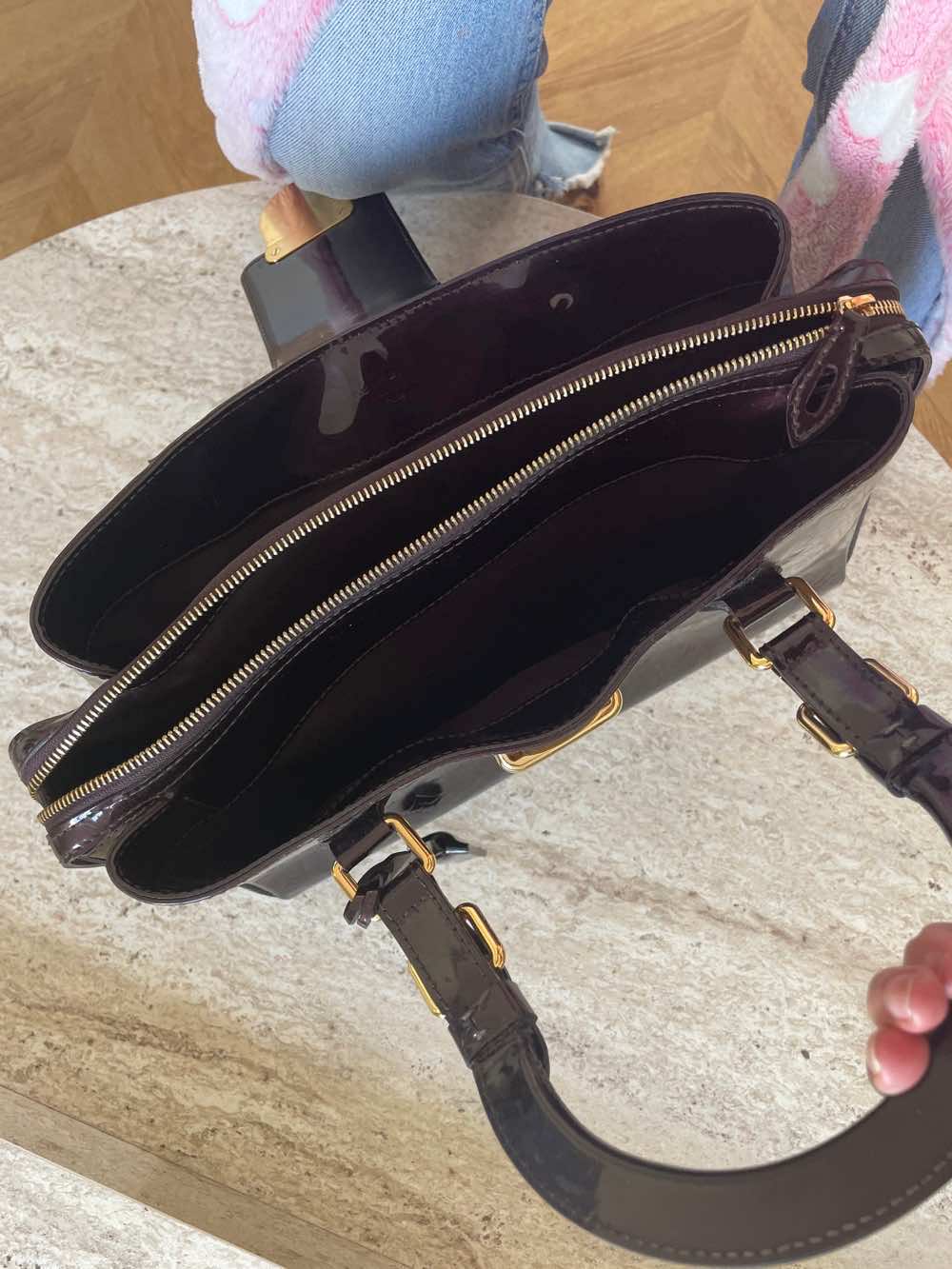 Louis Vuitton Melrose - Side view