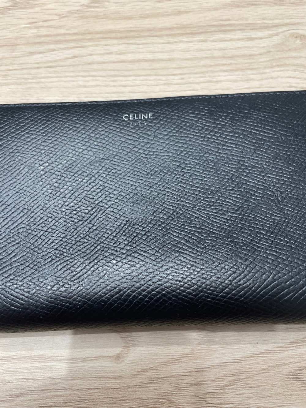 Céline  - Back view